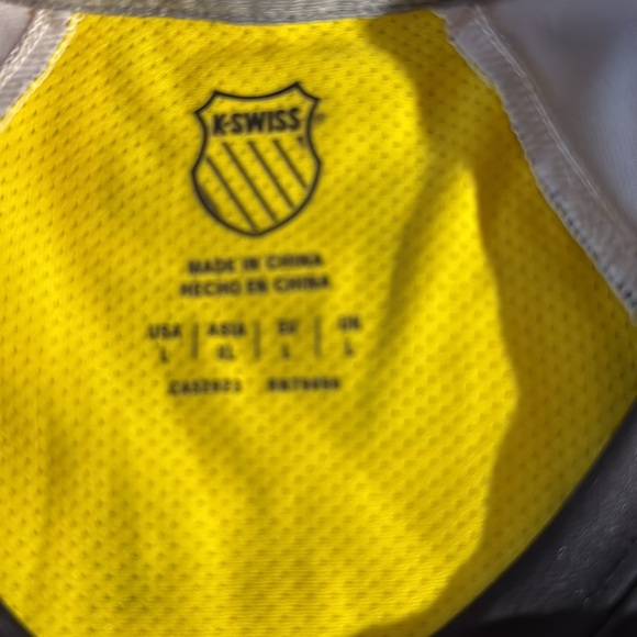 K-Swiss Yellow and White Apparel Tag - Picture 2 of 3